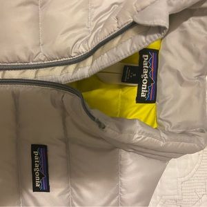 Patagonia boys size 7-8 puffer vest worn once - pristine like new